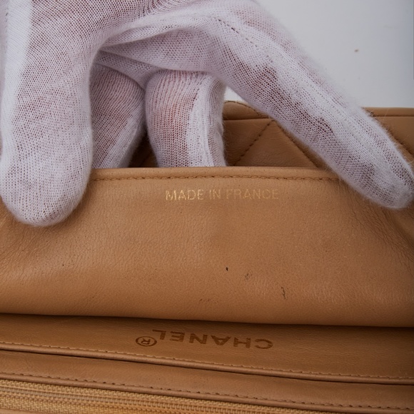 CHANEL BEIGE TORTOISE SHELL CHAIN CLASSIC FLAP BAG (CIRCA 1994) - Picture 8 of 11